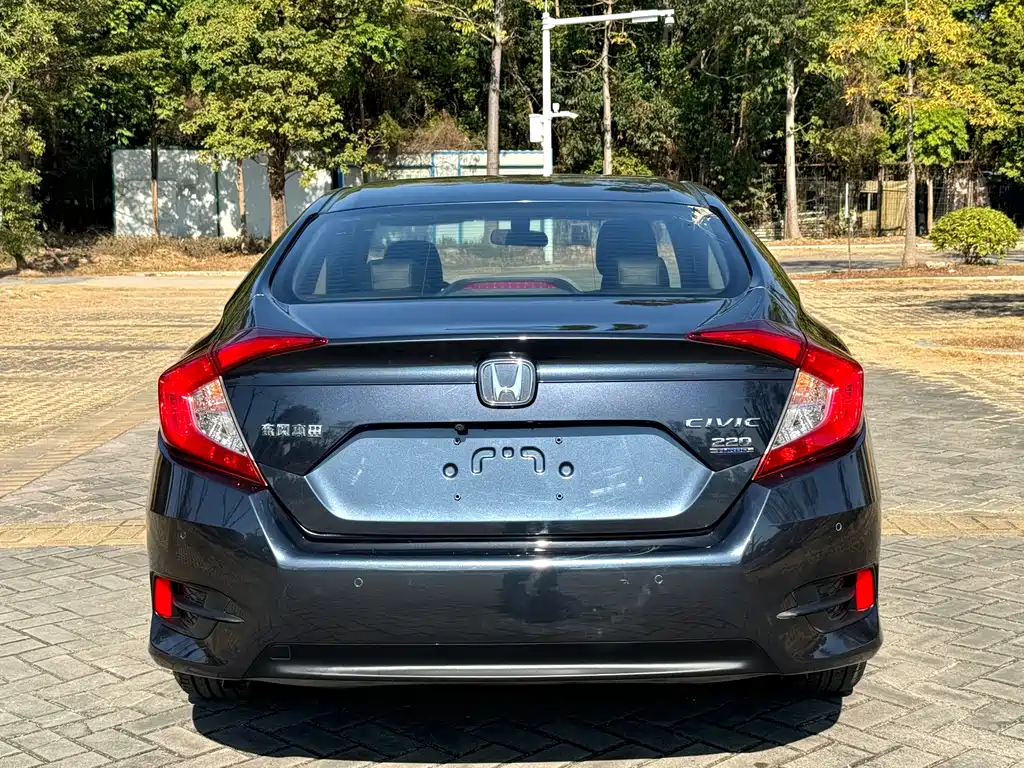 Honda Civic 2022 — фото 11