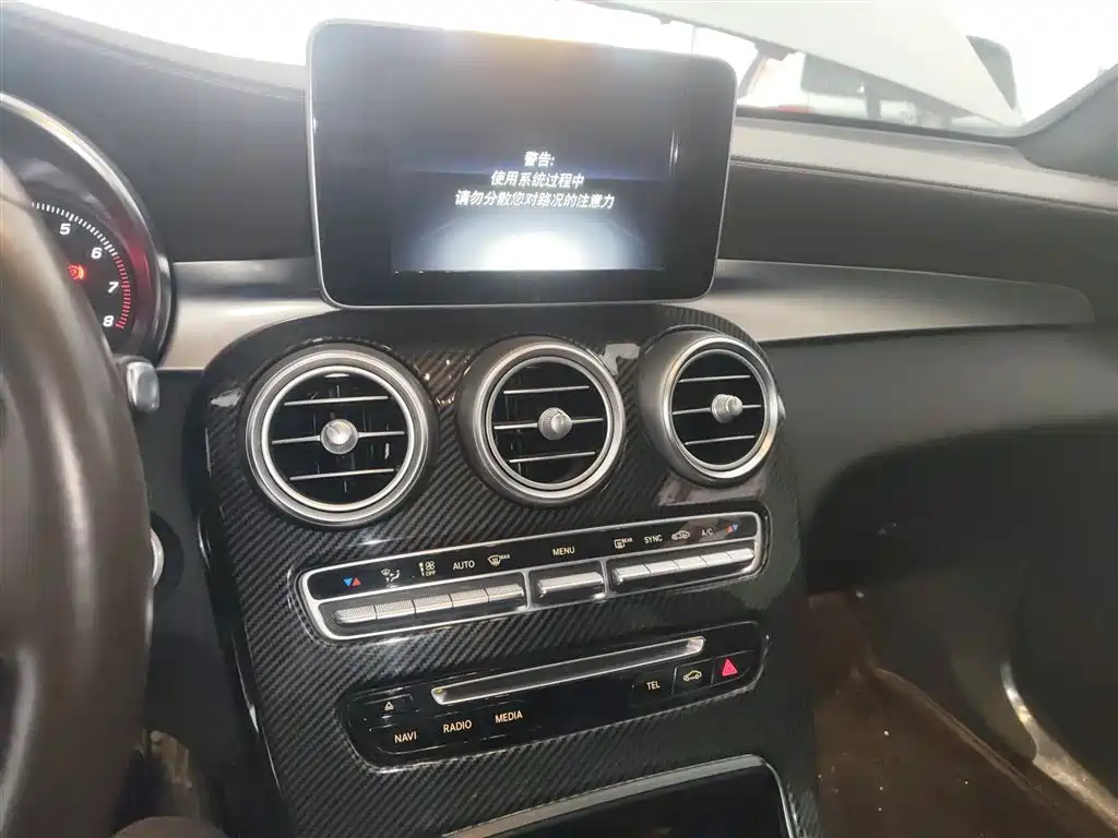 Mercedes-Benz GLC 2018 — фото 13