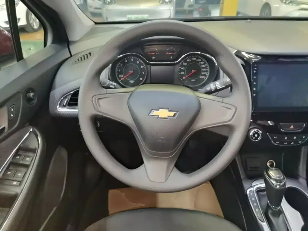 Chevrolet Cruze 2018 — фото 11
