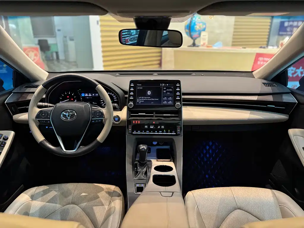 Toyota Avalon 2019 — фото 13