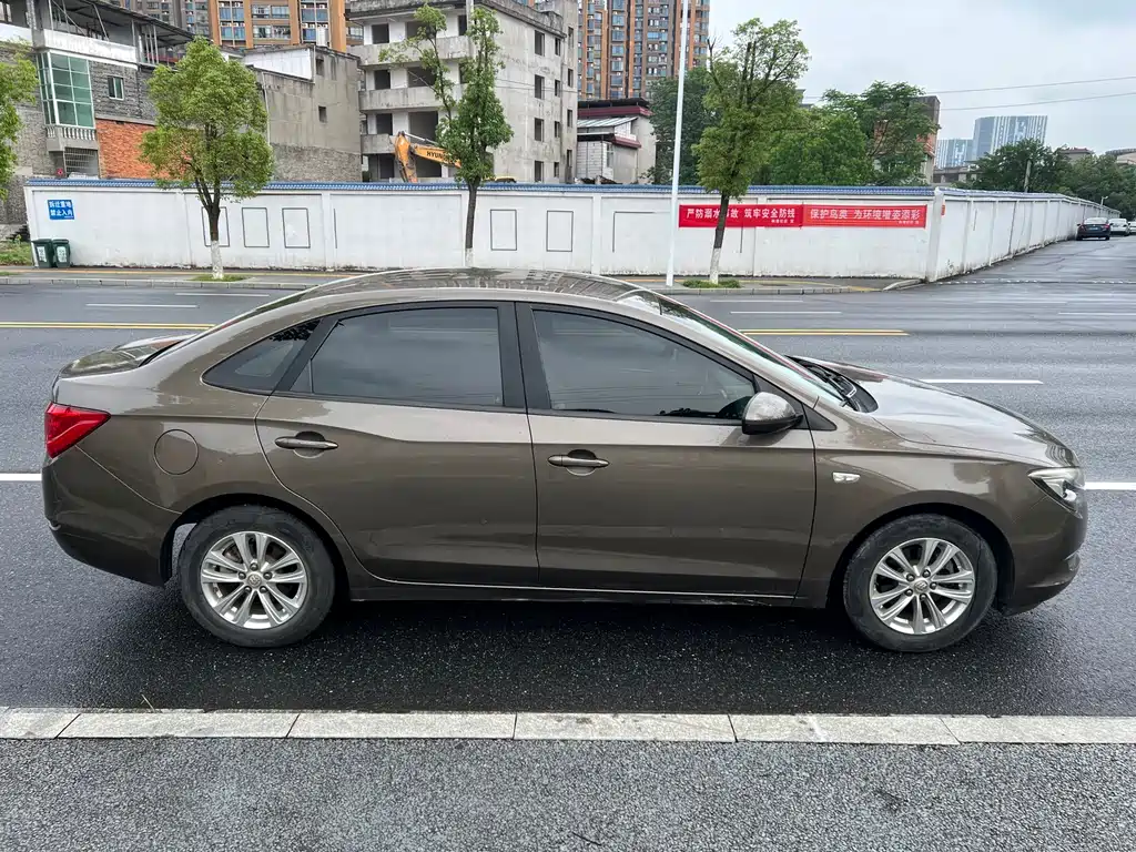 Buick Excelle 2017 — фото 15