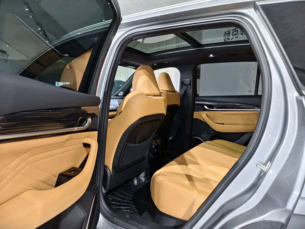 Geely Xingyue L 2023 — фото 12