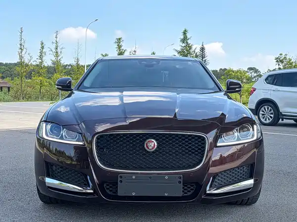 Jaguar XFL 2019