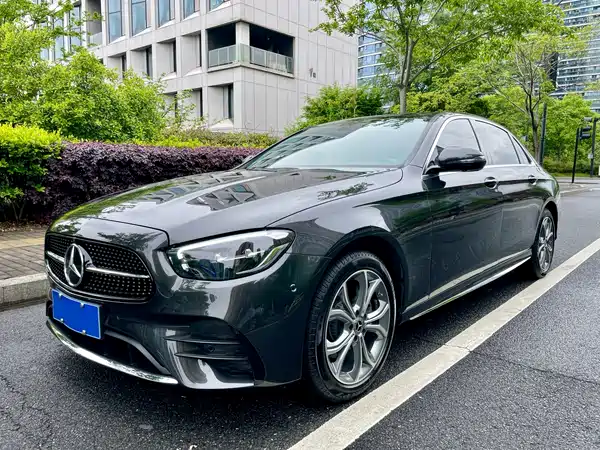 Mercedes-Benz E-Class 2022