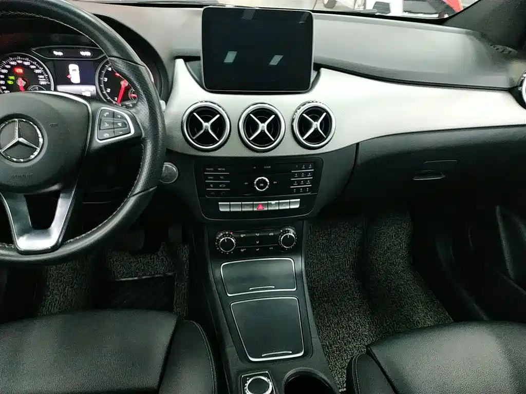 Mercedes-Benz B-Class 2018 — фото 9