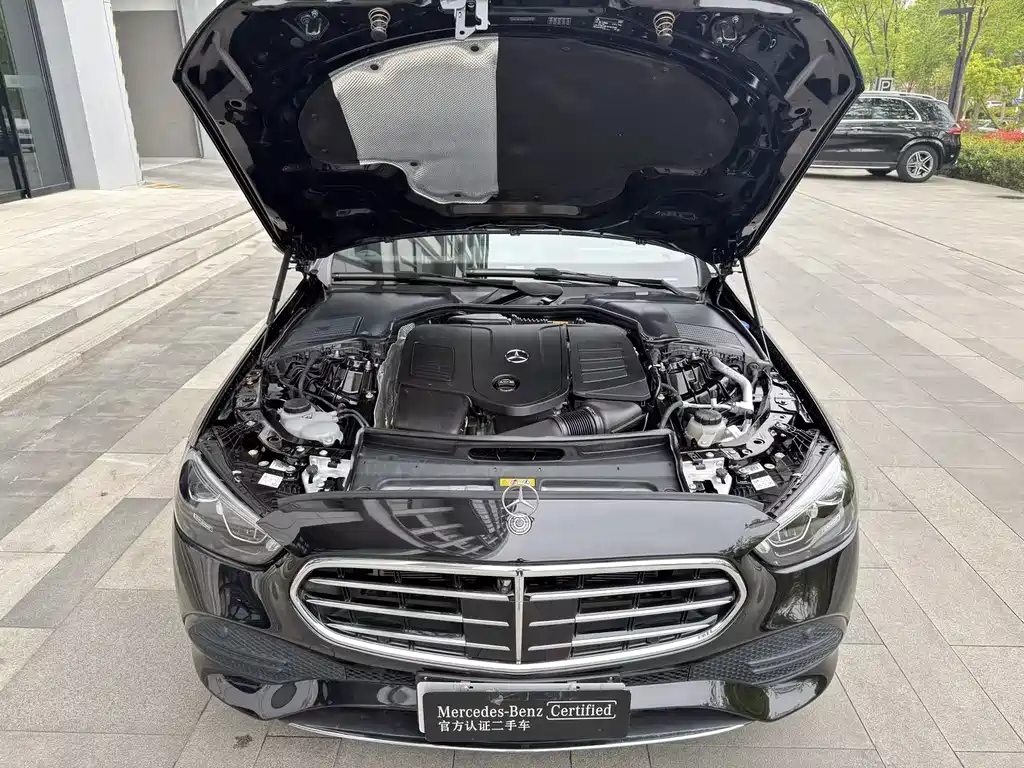 Mercedes-Benz C-Class 2025 — фото 9