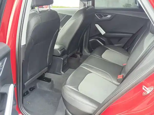 Audi Q2L 2019