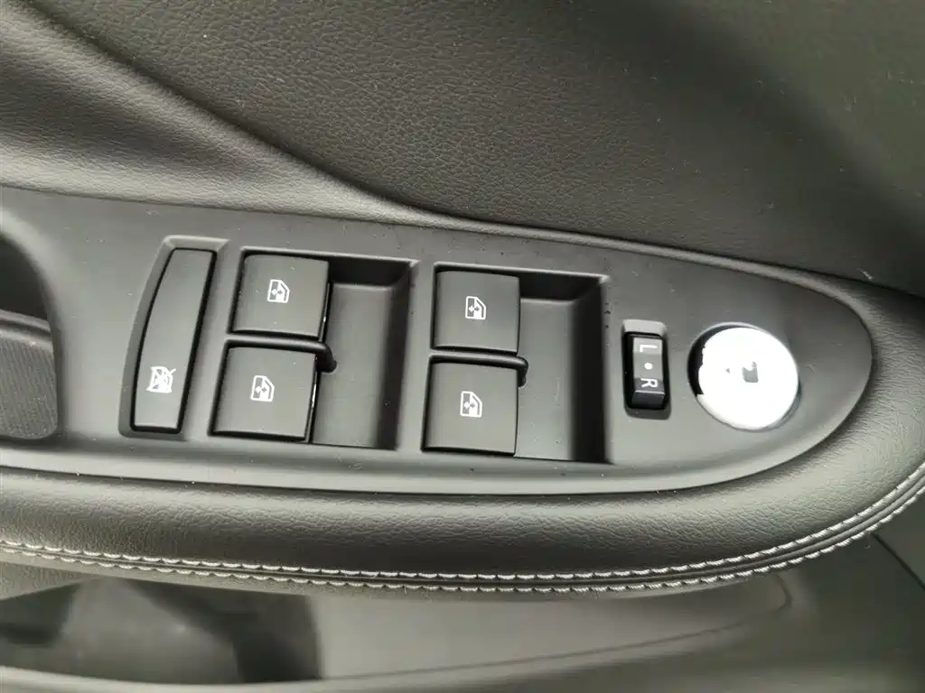 Buick Envision Plus 2018 — фото 9