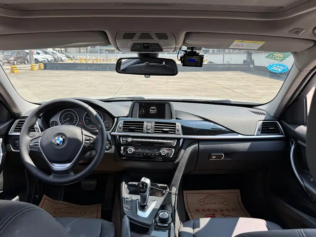BMW 3 Series 2017 — фото 9