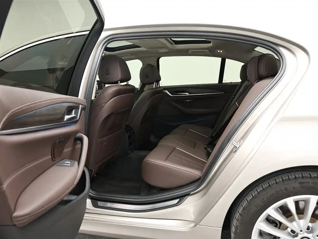 BMW 5 Series New Energy 2021 — фото 15