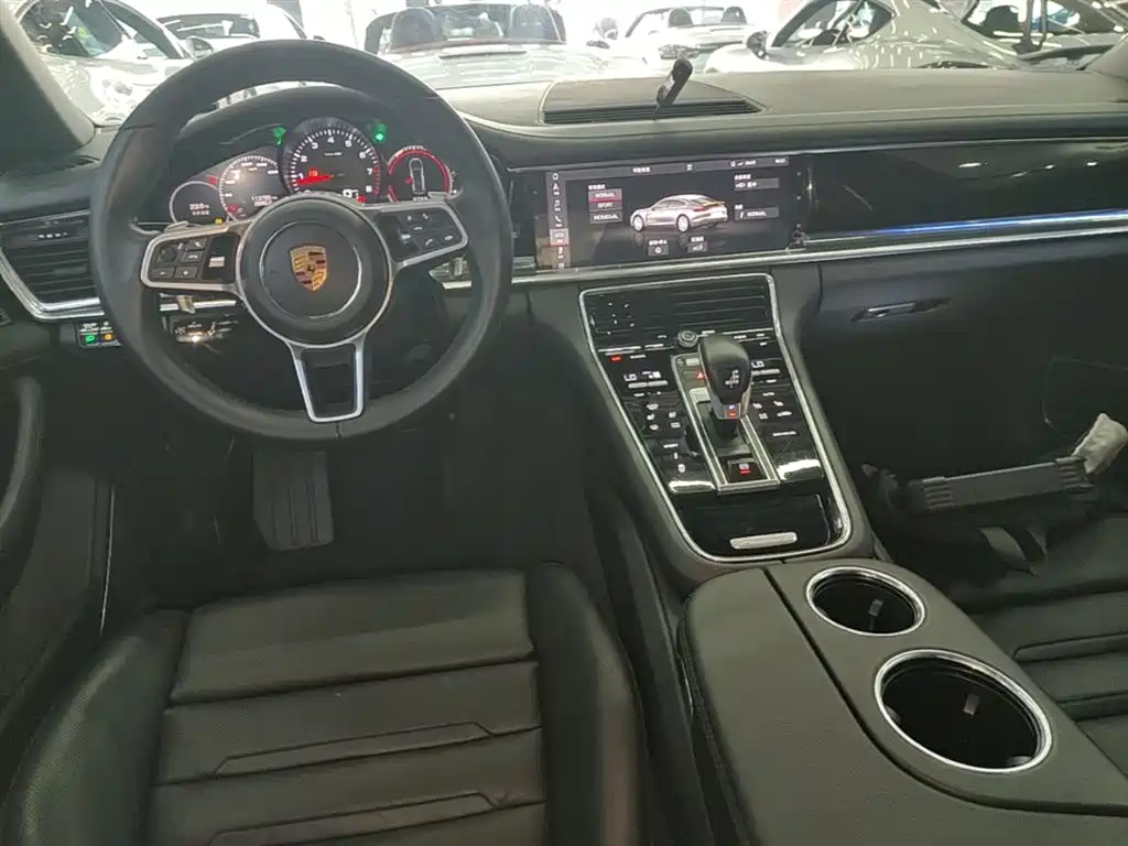 Porsche Panamera 2019 — фото 10