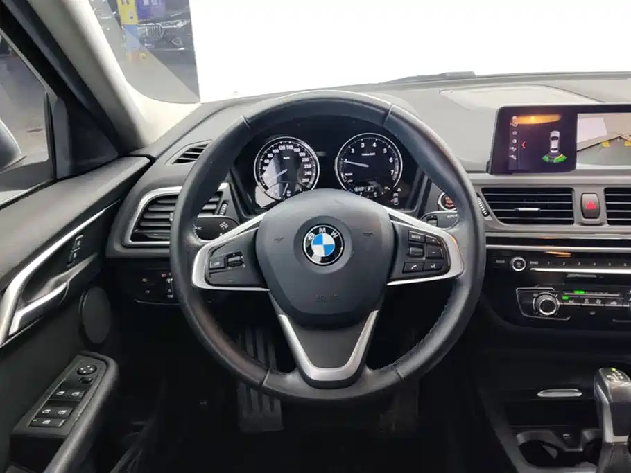 BMW 1 Series 2019 — фото 15