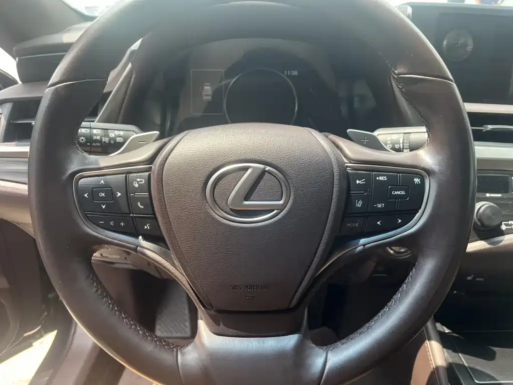 Lexus ES 2018