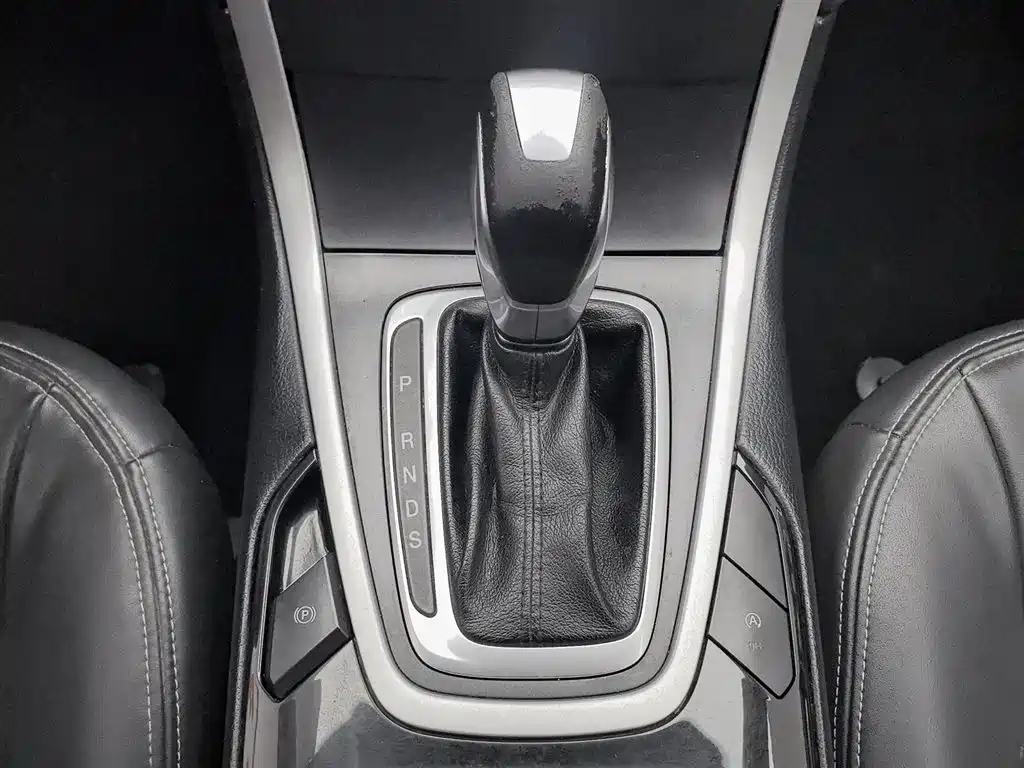 Ford Edge 2018 — фото 13