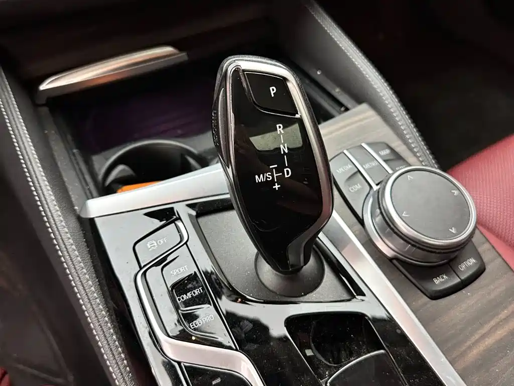 BMW 5 Series 2021 — фото 16