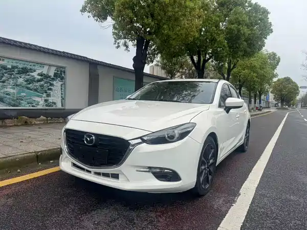 Mazda 3 Axela 2019