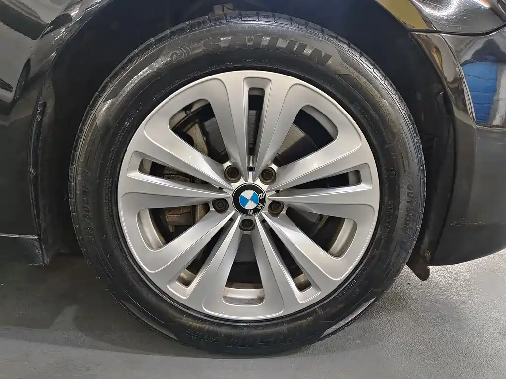 BMW 7 Series 2012 — фото 13