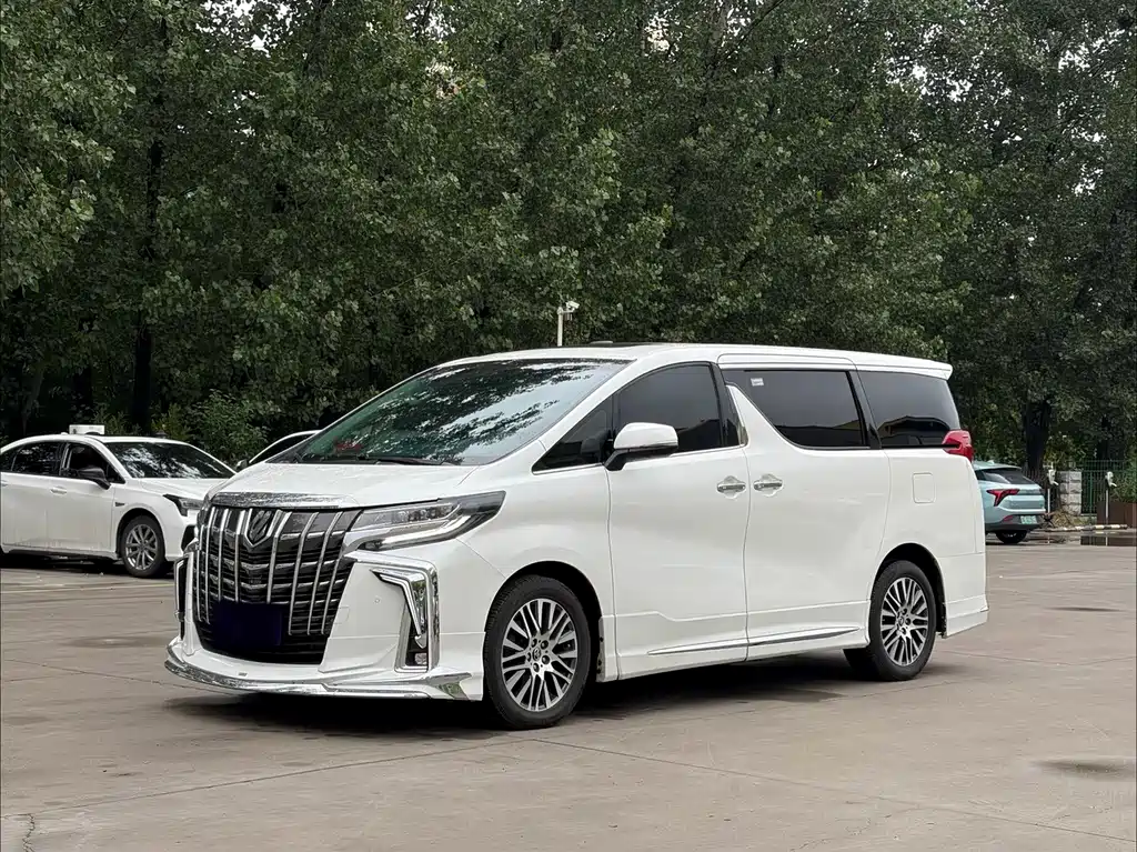 Toyota Alphard 2015 — фото 1