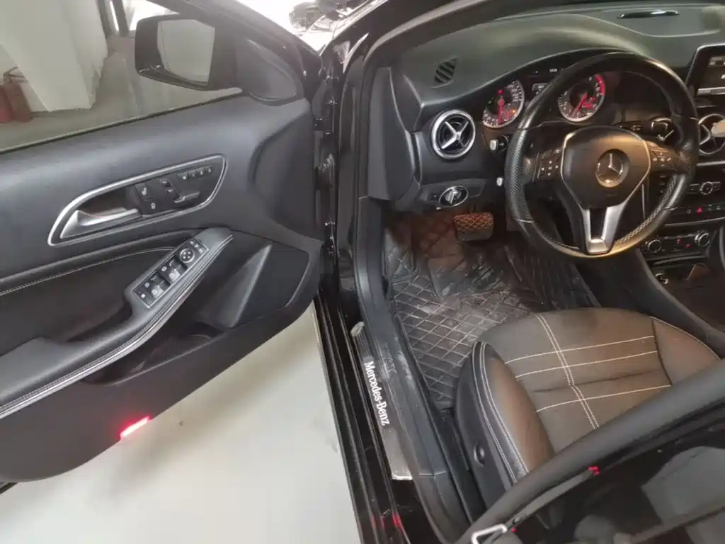 Mercedes-Benz A-Class 2014 — фото 16