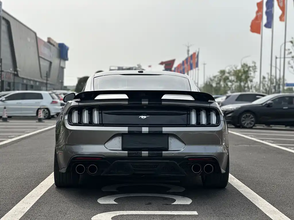 Ford Mustang 2017 — фото 11