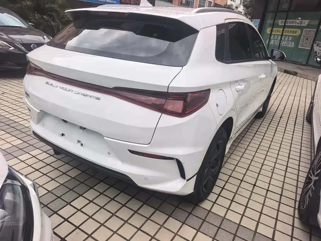 BYD e2 2024