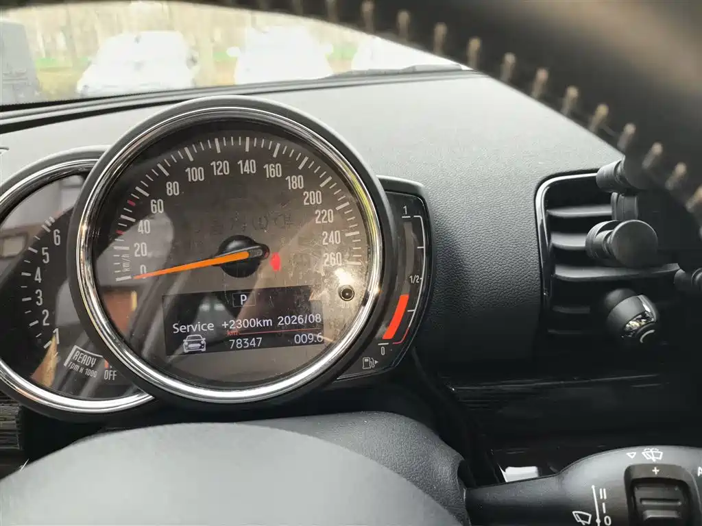 MINI Clubman 2018 — фото 12