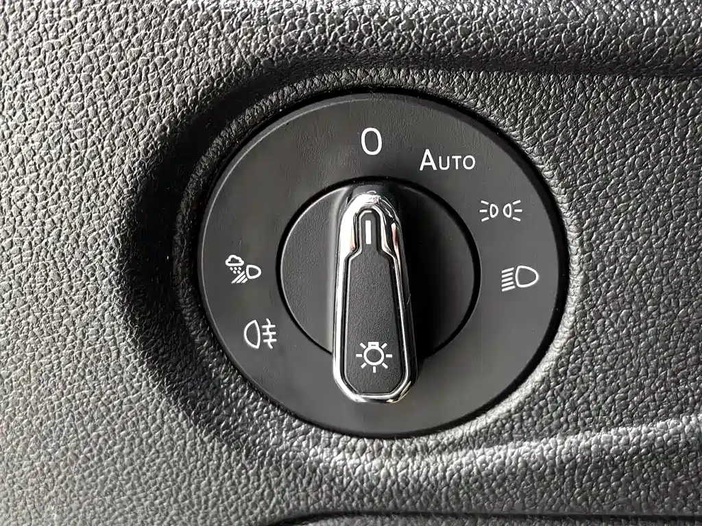 Volkswagen Passat 2023 — фото 21