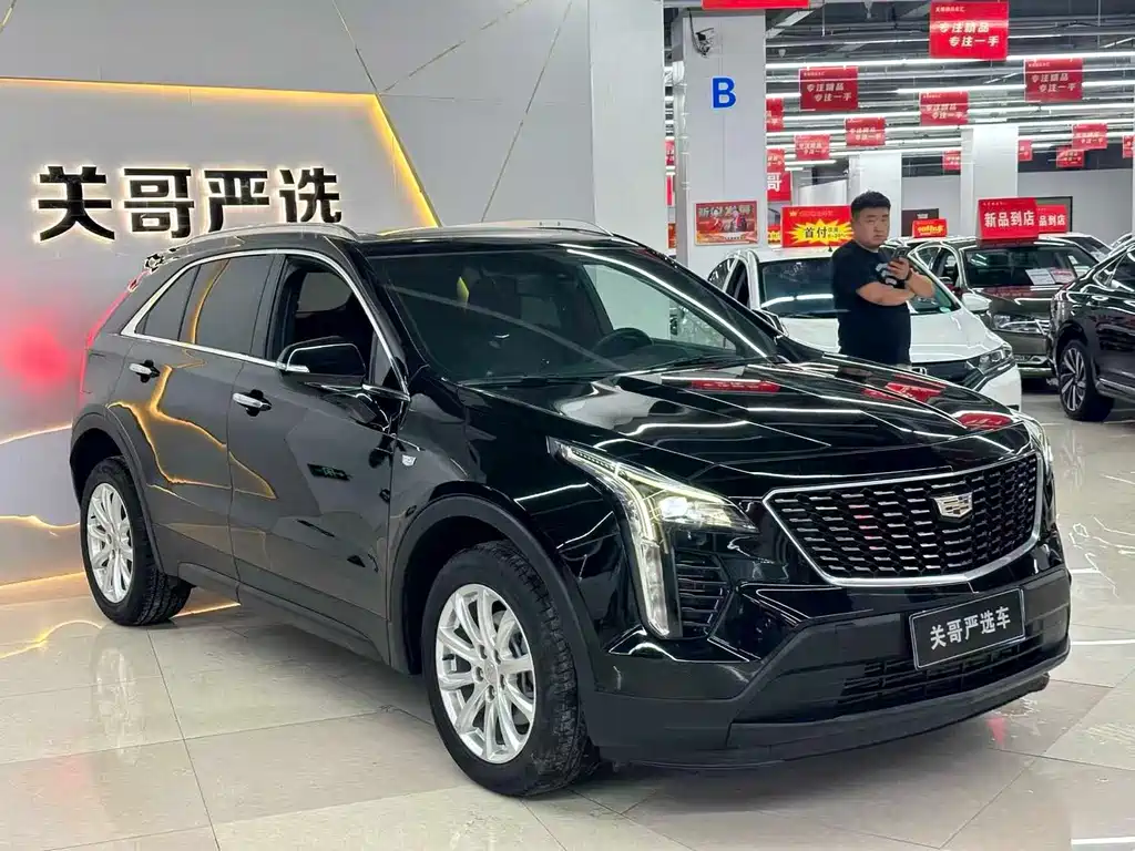 Cadillac XT4 2021 — фото 1