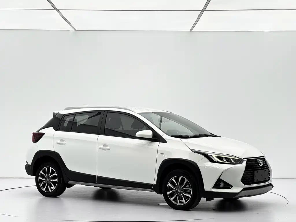 Toyota Yaris L 2023