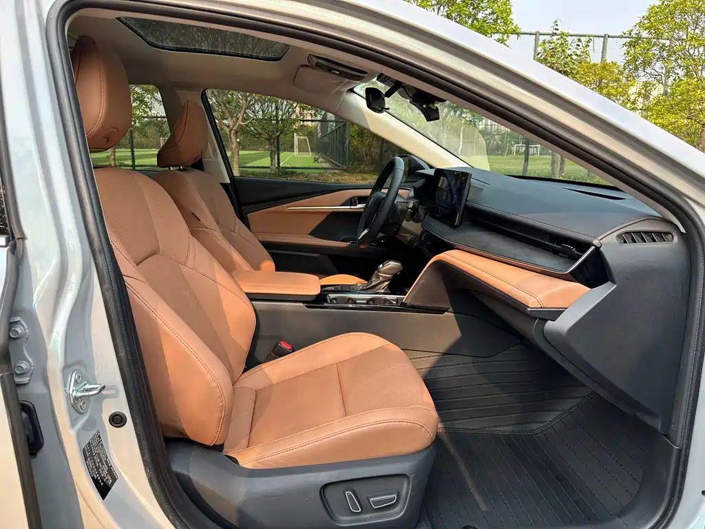 Toyota Camry 2024 — фото 12