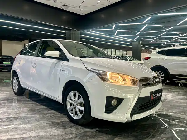 Toyota Yaris L 2014