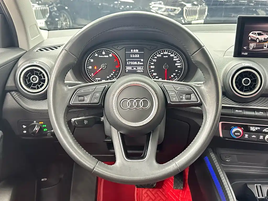 Audi Q2L 2020 — фото 16