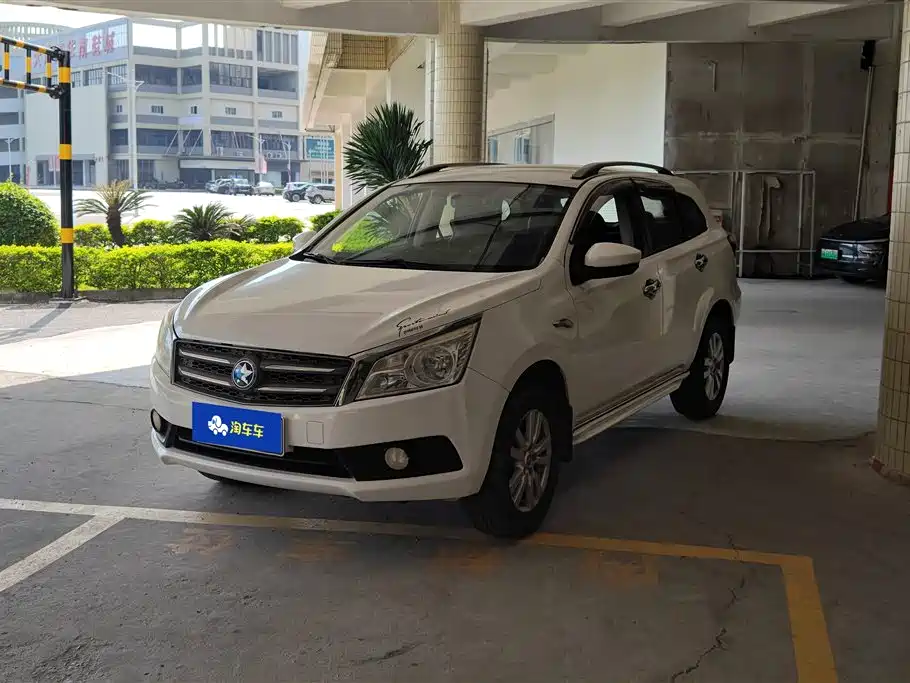 Venucia T70 2015