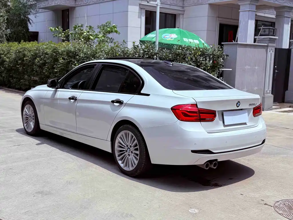 BMW 3 Series 2018 — фото 9