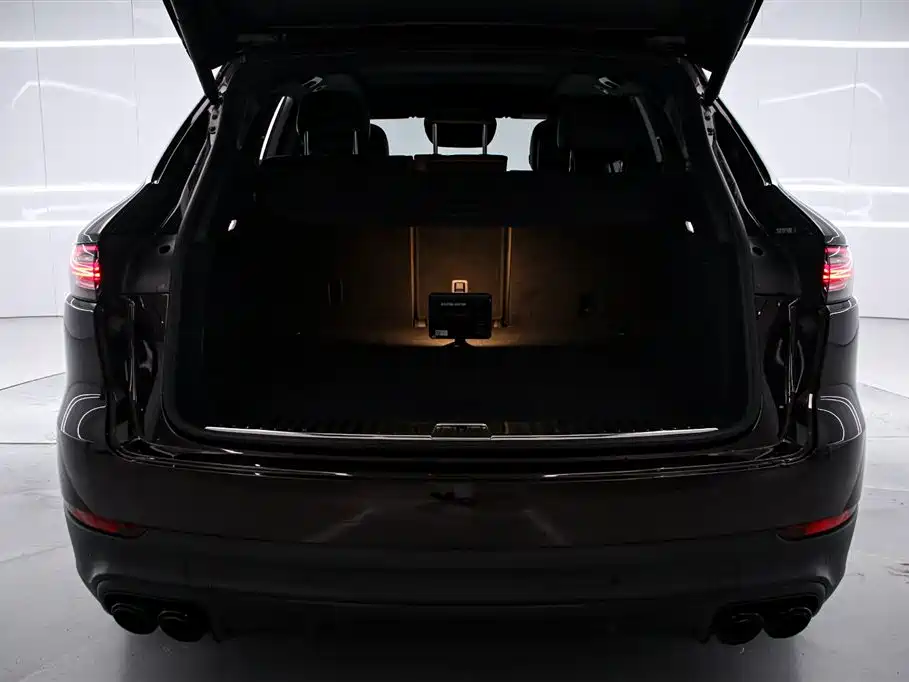 Porsche Cayenne 2020 — фото 15