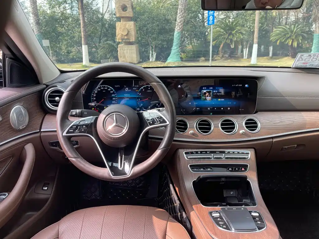 Mercedes-Benz E-Class 2023 — фото 15