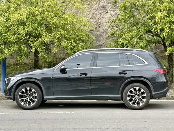 Mercedes-Benz GLC 2023