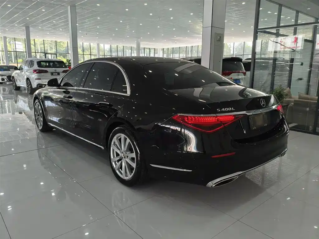 Mercedes-Benz S-Class 2025