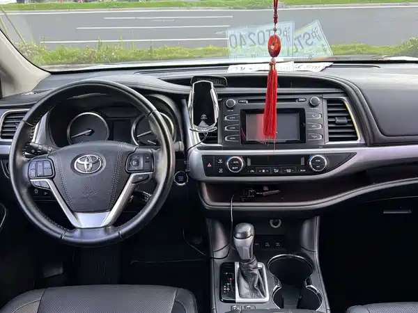 Toyota Highlander 2016