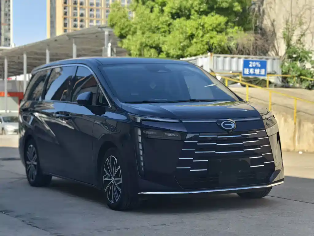 GAC Motor E8 Hybrid 2024 — фото 3