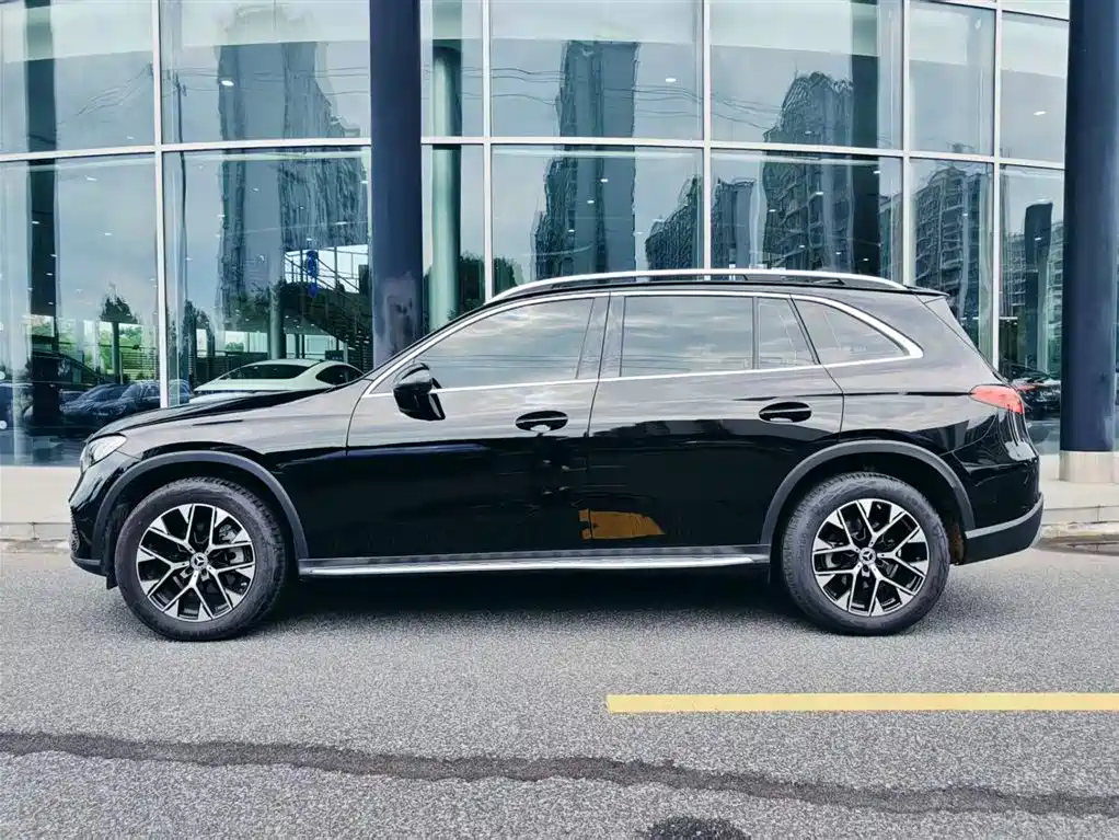 Mercedes-Benz GLC 2025