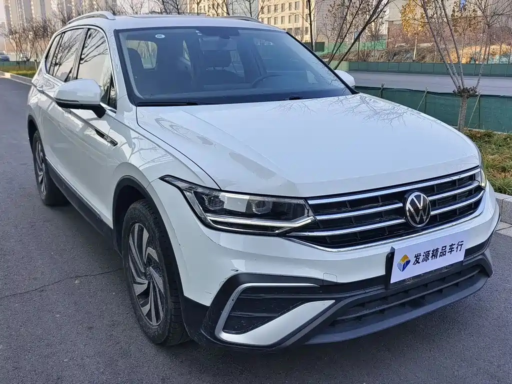 Volkswagen Tiguan L 2023 — фото 3