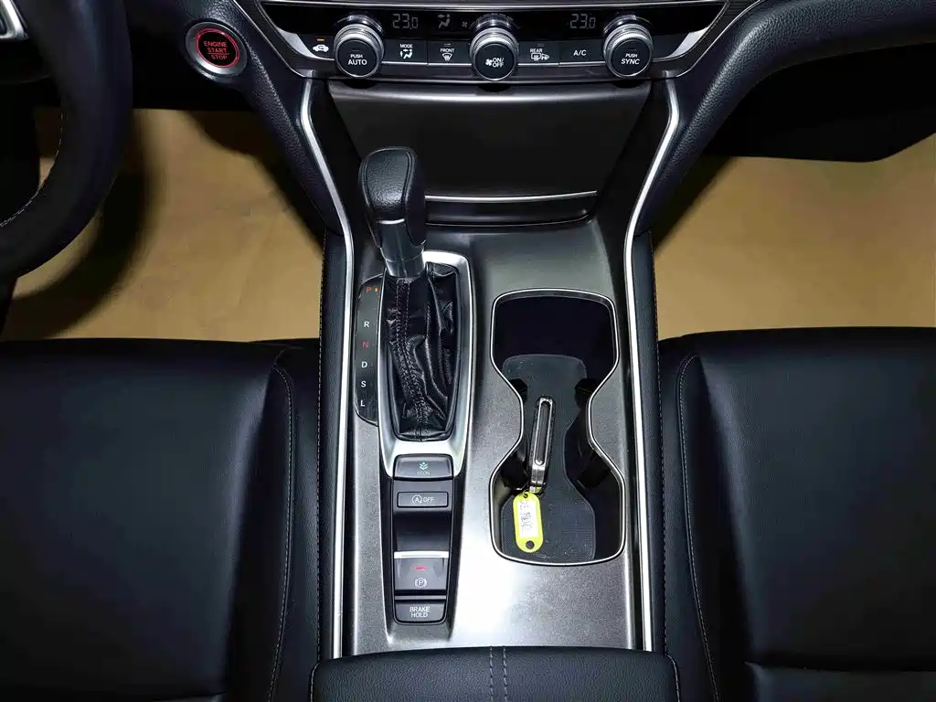 Honda Accord 2023 — фото 13