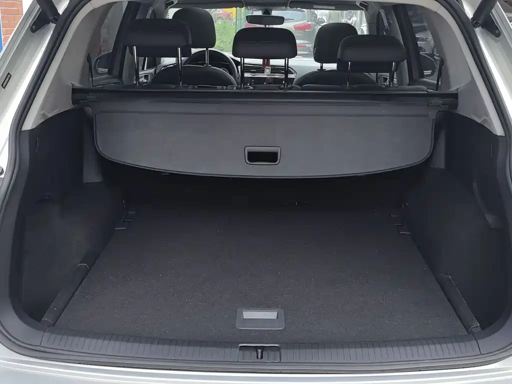 Volkswagen Tiguan L 2021 — фото 12