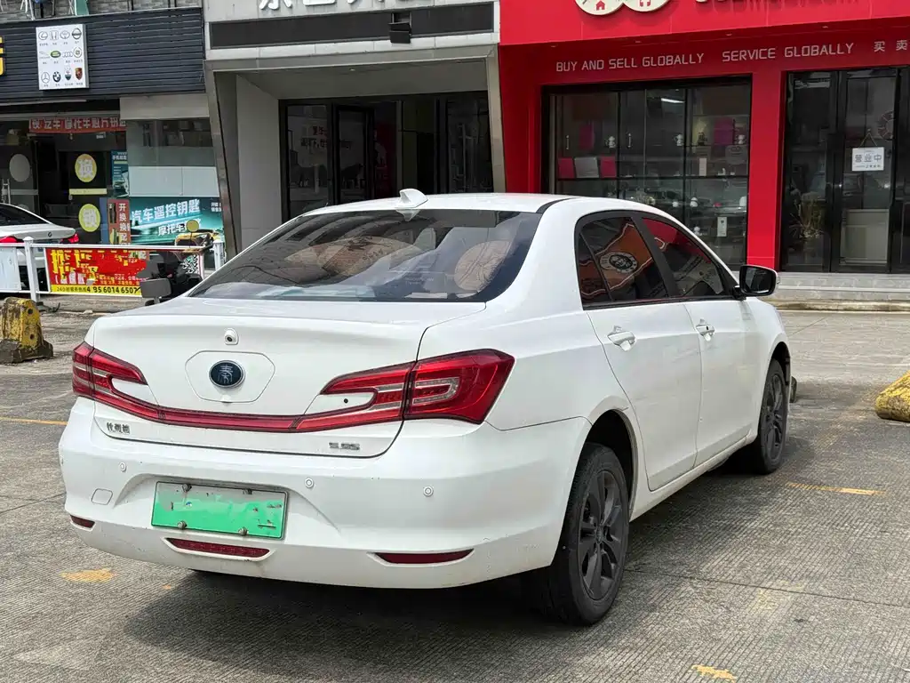 BYD Qin NEV 2018 — фото 8