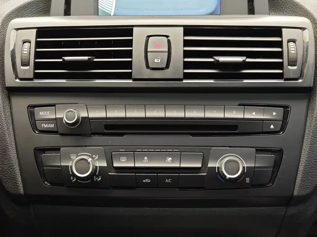 BMW 1 Series 2013 — фото 16
