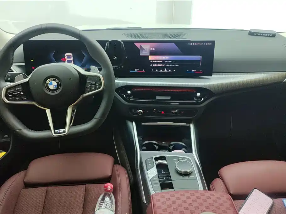 BMW 3 Series 2025 — фото 12