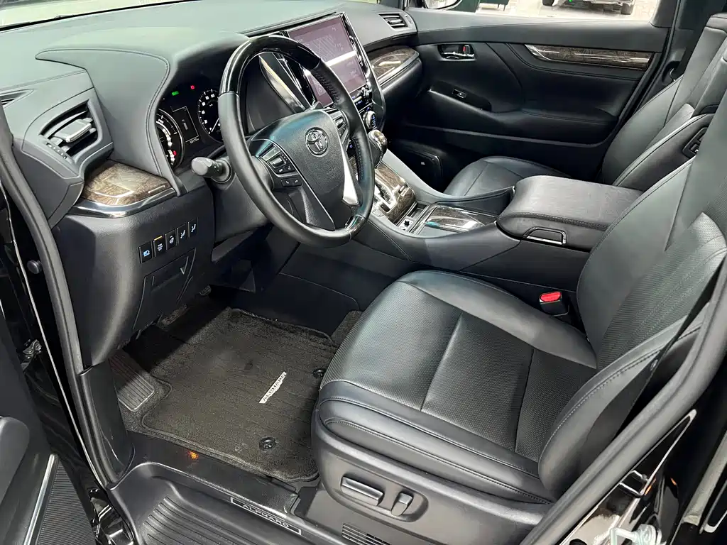 Toyota Alphard 2020 — фото 23
