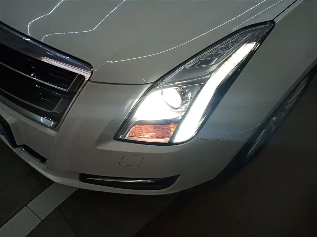 Cadillac XTS 2017 — фото 18