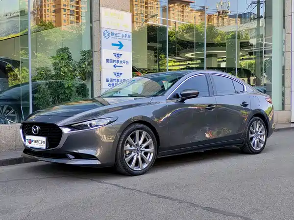 Mazda 3 Axela 2022